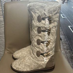 Knit fur lined Muk Luks boots, Sz 8